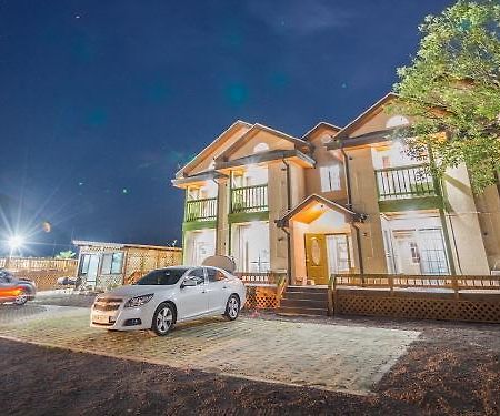 Red Windmill Pension Jeju Ngoại thất bức ảnh