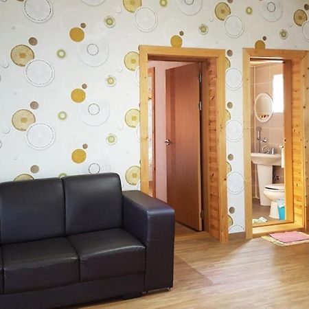 Red Windmill Pension Jeju Ngoại thất bức ảnh