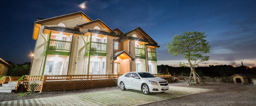 Red Windmill Pension Jeju Ngoại thất bức ảnh