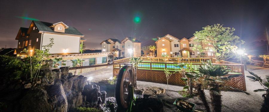 Red Windmill Pension Jeju Ngoại thất bức ảnh