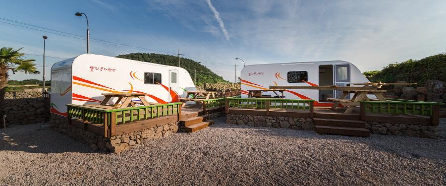 Red Windmill Pension Jeju Ngoại thất bức ảnh