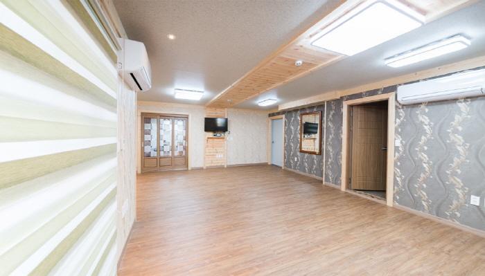 Red Windmill Pension Jeju Ngoại thất bức ảnh