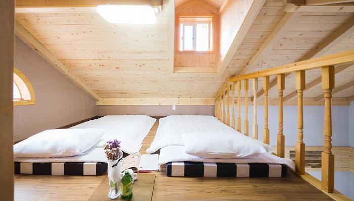 Red Windmill Pension Jeju Ngoại thất bức ảnh